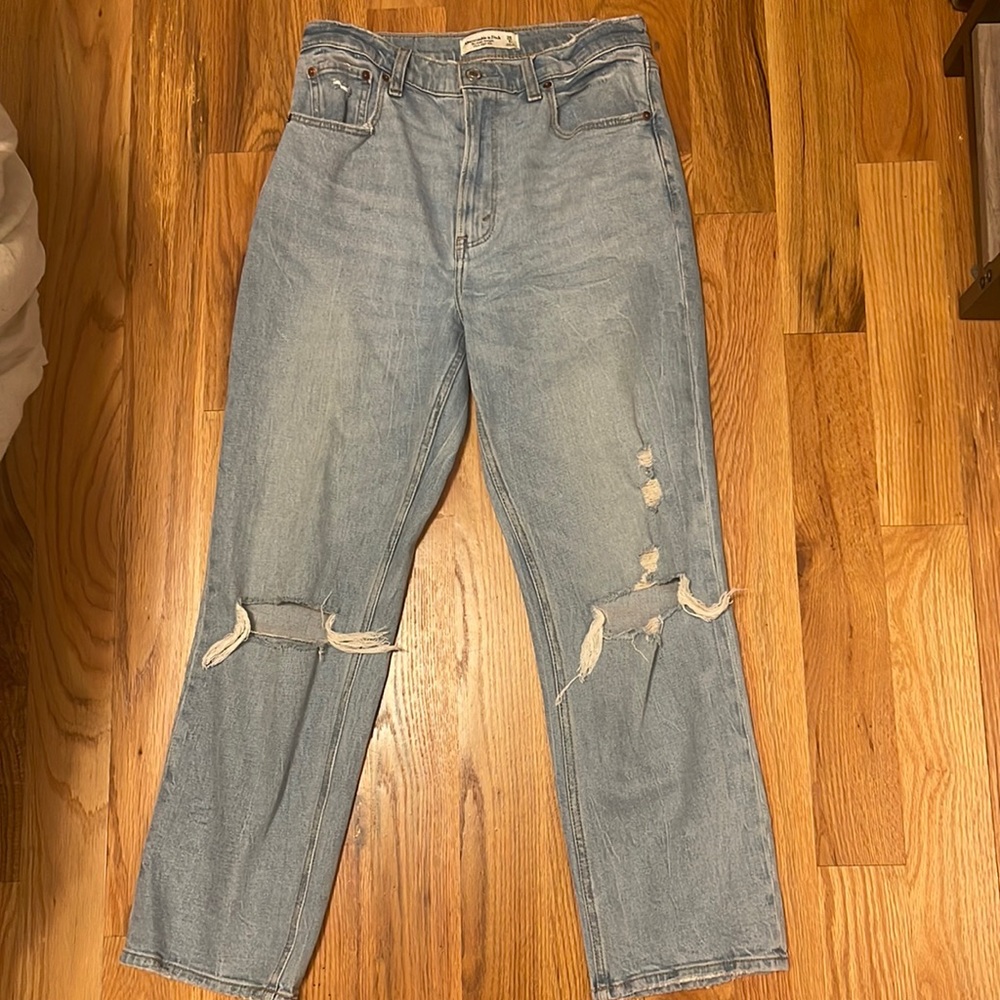 Size 28 Abercrombie the ankle straight ultra high rise jeans with holes